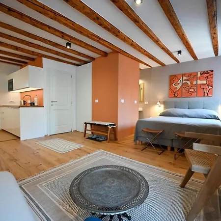 Apartman Art & Design *